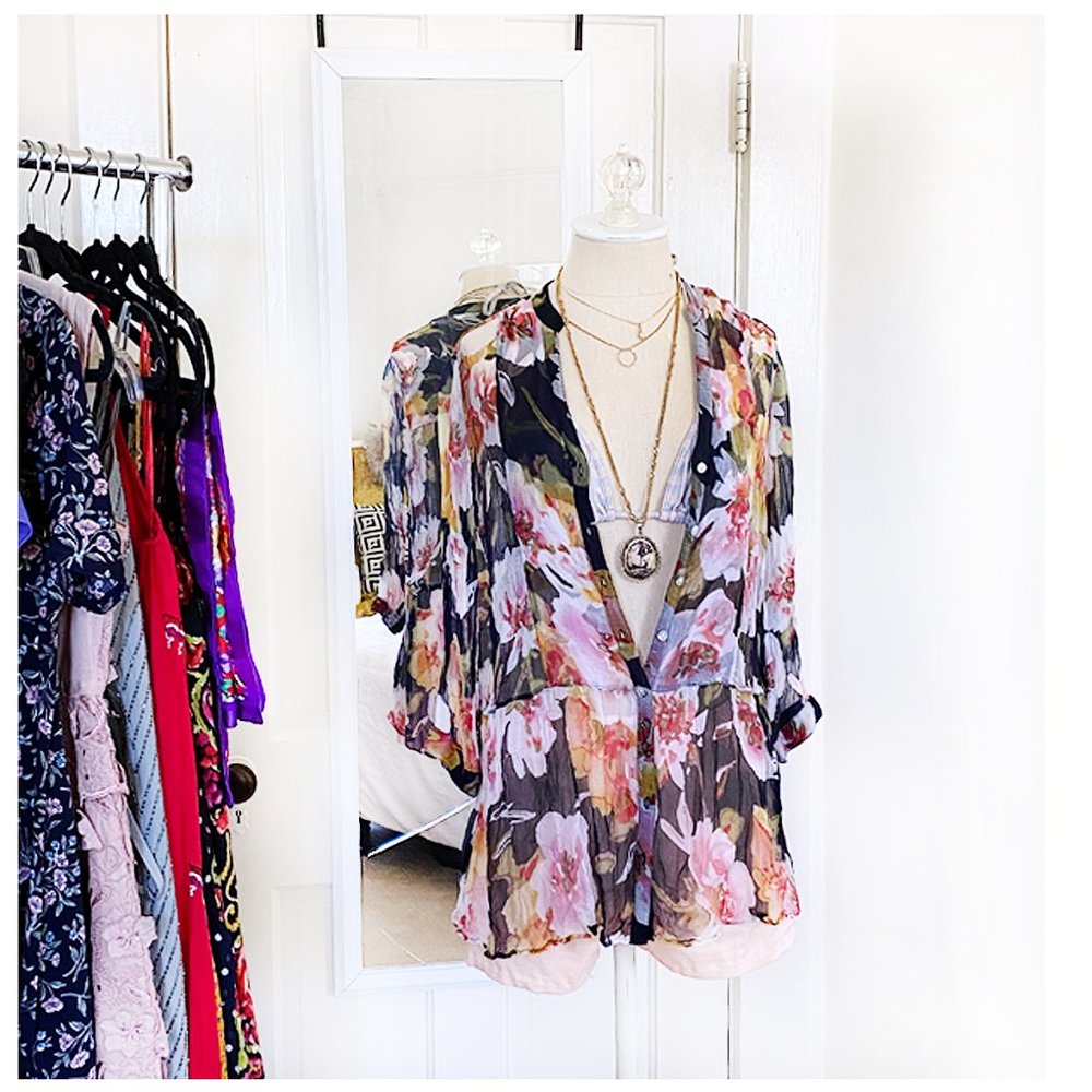 [ CASUAL STUDIO ] Sheer Watercolor Floral Blouse